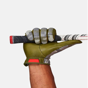 Guante de Golf Nayab Sports Camo Green de Cuero Premium, Transpirable, Antideslizante, Flexible, Ligero, con Cierre a Presión - Product Image 3