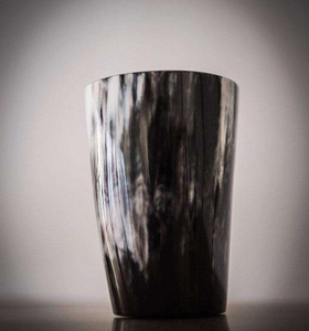 Verre à shot en corne de buffle naturelle, finition artisanale, exportateur en gros, design personnalisé poli, tasse à bière, échantillon gratuit, durable - Product Image 4