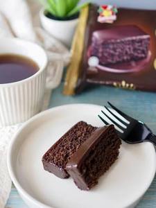 Ready to Eat Samudra Double <b>Chocolate</b> Cake 50g Mini <b>Chocolate</b> Moist 85g Rectangular Bag Pack - Product Image 3