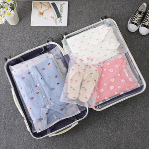 Sacs à fermeture éclair transparents en PVC givré Eva personnalisés avec logo, pour petits emballages cadeaux, impression offset, réutilisables - Product Image 5