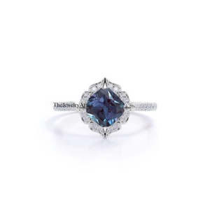 Anillo de Alejandrita, Anillo de Alejandrita con Corte Cojín, Anillo de Plata de Ley, Anillo de Alejandrita Creada en Laboratorio, Anillos de Piedra que Cambian de Color - Product Image 1