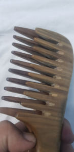 Peigne à cheveux en bois antistatique, petit peigne à barbe et moustache en bois de pêche naturel, artisanat en bois d'Inde - Product Image 6