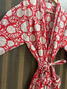 Bata Kimono de Algodón con Estampado Floral Rojo para Mujer |   Bata de Baño Transpirable con Cuello en V y Cordón Ajustable, Estampado Digital, Manga 3/4 |   Ligero para el Verano - Product Image 4