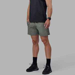 Shorts Bermuda pour Homme Gris Uni à Séchage Rapide avec Taille Élastique et Poches, Taille Moyenne, Style Sport Décontracté, Tissu 100% Polyester Tissé - Product Image 3