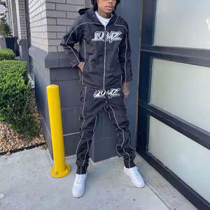 ชุดวอร์มสตรีทแวร์แบบสะท้อนแสงสำหรับผู้ชาย เสื้อแจ็คเก็ตมีฮู้ดและกางเกงขายาว ชุดเซ็ต 2 ชิ้น ชุดออกกำลังกาย ชุดกีฬา - Product Image 1