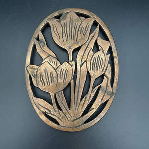 Artistic Wrought Iron Metal <b>Trivet</b> With Floral Design Ideal For Decorative Home Kitchens And Gift Collections - Product Image 6