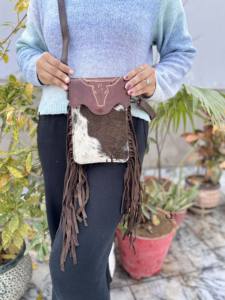 Nouveau design sac à main pour téléphone sac à main véritable fourrure de vachette à frange usinée à la main sculpture sac à bandoulière sacs de petite taille pochette à bracelet sac à bandoulière - Product Image 5