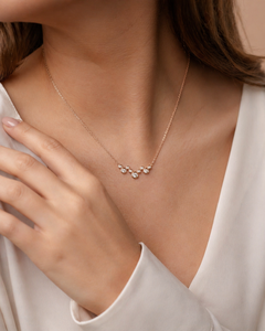 Collier Pendentif ELVORA GEMS en Or Rose 18K avec Diamant et Perle d'Eau Douce, Chaîne Serpent Minimaliste, Coupe Brillante, pour Femme, Usage Quotidien - Product Image 2