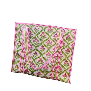 Sac fourre-tout matelassé en coton à imprimé léopard, fait main en Inde, pour femme, avec longue anse, motif estival, broderie à la main, porté épaule, hiver/printemps - Product Image 4