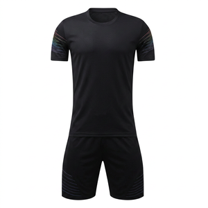 Conjunto de Camiseta de Fútbol de Poliéster Rosa para Hombre, Cuello Redondo, Manga Corta, Absorbe la Humedad, para Todas las Temporadas, Corte Regular, Color Sólido - Product Image 4