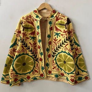 Veste unisexe en coton matelassé fait main, col montant, respirante, tissée, brodée de motifs floraux Suzani, style artisanal ouzbek, pour festival bohème - Product Image 1