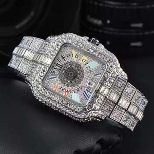 Montre de luxe carrée en argent avec saphir et mouvement ETA, analogique à quartz, fermoir déployant, 28 mm, résistante à l'eau 10 m, unisexe - Product Image 5