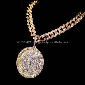 Pendentif Moissanite Sac d'Argent Personnalisé en Argent Sterling 925 Plaqué Or, Collier Hip Hop Iced Charm Certifié GRA, Personnalisable et de Haute Qualité - Product Image 2