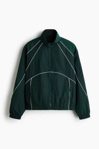 Chaqueta cortavientos técnica prémium personalizada OEM para hombre con ribetes, ligera, impermeable, deportiva y para correr. - Product Image 5