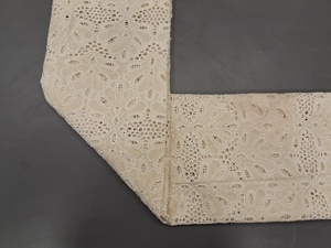 Tela de Algodón Blanco Premium de Fábrica al por Mayor con Bordado Schiffli - Material Floral con Ojales de Diamante y Calado para Vestidos - Product Image 2