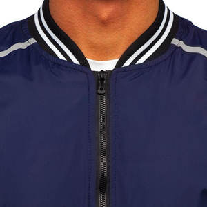 Chaqueta bomber urbana con acabado premium y estilo relajado. Perfecto para un estilo urbano sin esfuerzo. - Product Image 6