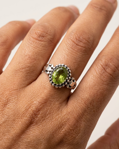925 Sterling Silver <b>Peridot</b> <b>Ring</b> for Women Oval Green Gemstone Handmade Jewelry Wholesale - Product Image 4