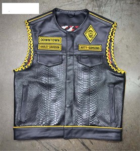 เสื้อกั๊กหนังนักขี่จักรยานที่กำหนดเองพร้อมปุ่มสแนป - Product Image 1