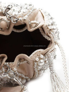 Bolso de mano bordado hecho a mano de diseño único para mujeres y niñas, bolso de fiesta a precio bajo de artesanía de lujo - Product Image 4