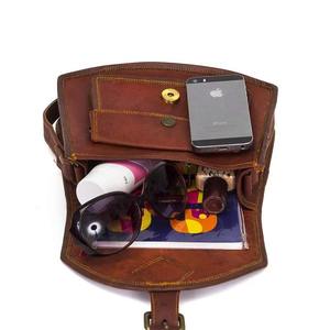 Sac bandoulière en cuir de qualité supérieure pour hommes et femmes, sac à bandoulière moderne unisexe, sac de poitrine pour les voyages, le travail et l'usage quotidien - Product Image 1