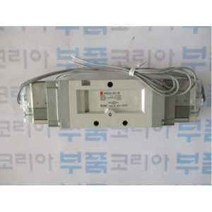 Válvula de solenoide de 5 puertos SMC Pneumatics, válvula de control de VF5220-4G1-03 operada por piloto - Product Image 1