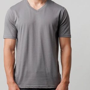 เสื้อยืดคอกลมโอเวอร์ไซส์แขนสั้นพิมพ์ลายดิจิตอลผ้าฝ้าย 100% สำหรับผู้ชาย พิมพ์ลายตัวอักษรโลโก้ด้านหน้า ป้องกันรังสียูวี ระบายอากาศได้ดี เป็นมิตรกับสิ่งแวดล้อม - Product Image 3