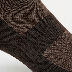 Chaussettes pour hommes à motif géométrique, tricotées, respirantes, en coton, polyester et élasthanne, pour un usage quotidien en automne, style classique - Product Image 5