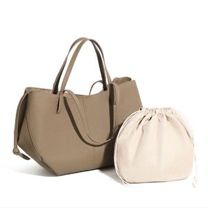 Bolso Tote de Cuero Genuino para Mujer, Personalizado, al por Mayor, OEM, con Cierre de Cremallera, Impermeable, Duradero, Correa Ajustable, Capacidad de 2-2.9L - Product Image 5