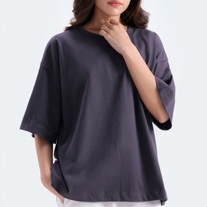 เสื้อยืดคอกลมแขนสั้นทรงปกติสำหรับผู้หญิง สีพื้น ผ้าฝ้ายเจอร์ซีย์ 100% ระบายอากาศได้ดี เป็นมิตรกับสิ่งแวดล้อม ป้องกันรอยยับ ซักแห้งเร็ว - Product Image 4