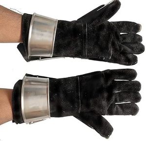 Guantes Metálicos de Fabricante OEM con Construcción de Acero Detallada para Disfraces Medievales, Fotografía y Decoración - Product Image 3