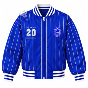 เสื้อแจ็คเก็ตวาร์ซิตี้ผ้าซาตินลายทางสีน้ำเงินขาวสำหรับผู้หญิงของชมรมเซต้า ฟิ เบต้า พร้อมปักตัวอักษรกรีกแบบซิป - Product Image 1