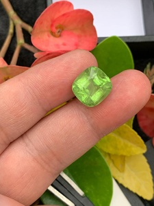 Peridoto Verde Natural, Corte Cojín, Sin Tratar, Facetado, Gema Suelta para Joyería Personalizada, Piedra de Nacimiento de Agosto, Venta al por Mayor, ZUBEDA GEMS - Product Image 1