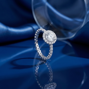 Bague de fiançailles solitaire en or blanc avec halo de diamants de laboratoire ronds, alliance éternité, bijou de luxe, cadeau - Product Image 4