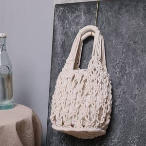 Sac fourre-tout en coton de qualité supérieure, fait main, avec broderie artisanale, sac de shopping pour femmes, cadeaux, événements, voyages et usage quotidien - Product Image 1