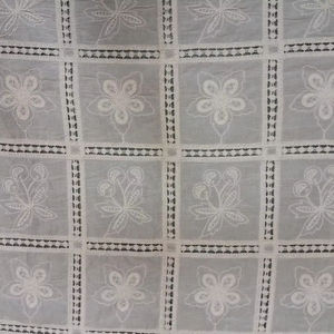 Tela de bordado Dori blanca, ligera, transpirable, tejida con algodón peinado 100% de primera calidad para vestidos de moda para mujeres y niñas. - Product Image 1