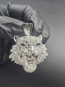 Colgante de Tigre Iced Out con Moissanita, Plata de Ley 925, Micro Pavé, Corte Brillante Redondo, Ojos Verdes, Amuleto Animal Unisex - Product Image 2