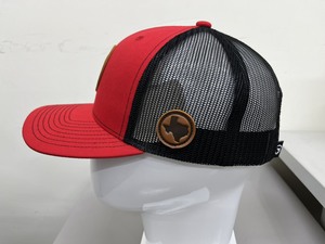 Gorras Trucker Rojas de 6 Paneles con Parche de Cuero de Texas, Ajustables, Unisex, Casuales, Hechas en Vietnam - Product Image 2