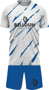 Ensemble de maillots de sport classiques blancs pour hommes, coupe ajustée, 100 % polyester, nouvelle arrivée, uniformes de football, logo personnalisé, sublimation - Product Image 2