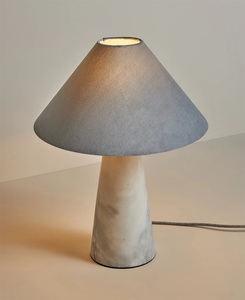 Lampe de table en marbre blanc de luxe avec base conique en pierre, abat-jour conique contemporain, éclairage d'ambiance doux et décoration haut de gamme - Product Image 3