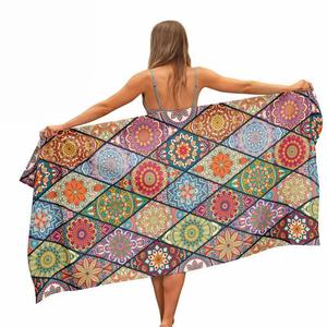 Serviette de plage en polyester à séchage rapide, bleu marine, imprimé animalier, col halter, avec logo personnalisé sur le devant pour hommes - Utilisation piscine, resort et voyage - Product Image 6