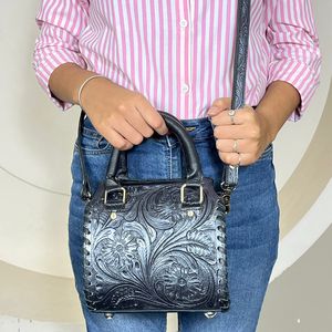 Super September <b>Hand</b> Tooled Cowhide Leather Small Duffle Bag Fashionable Large Capacity Genuine Leather Speedy Duffel Bag - Product Image 3
