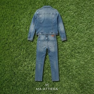 Ensemble décontracté deux pièces en jean bleu pour femme : veste boutonnée coupe ajustée et jean droit – Vente en gros - Product Image 6