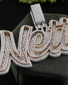 Pendentif de luxe en moissanite VVS plaqué or bicolore, style hip-hop, personnalisable avec initiale ou nom, en argent sterling 925, idéal pour un cadeau - Product Image 1