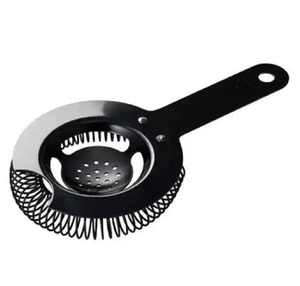 Elegante colador de cócteles negro mate de doble anillo con un recipiente circular perforado hundido. Disponible a precio de mayorista. - Product Image 1