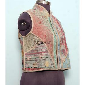 Chaleco vintage kantha hecho a mano en India, chaleco kantha de patchwork vintage para mujer, chaleco de algodón regular con cuello en V sin mangas. - Product Image 4