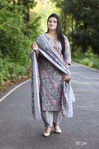Conjunto de Kurta y Patiala con Estampado Floral para Mujer con Dupatta – Elegante Conjunto Étnico de Algodón para Mujer - Product Image 4