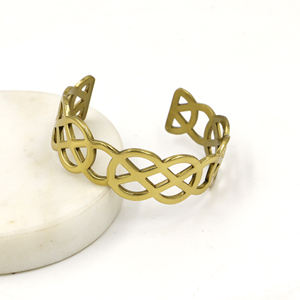 Bracelet manchette en laiton nœud celtique fait main, doré, motif treillis entrelacé, jonc ouvert réglable, bijoux ethniques vikings pour femme - Product Image 5