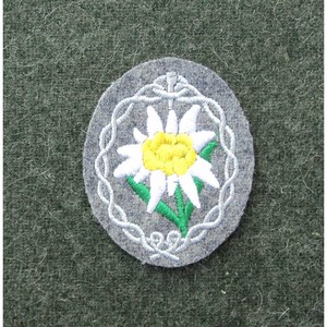 High quality Custom Designed <b>machine</b> Embroidery patch cotton Fabric coat <b>badge</b> Material patches Clothing pocket Style emblem - Product Image 6