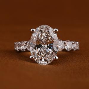 Anillo de Diamante Cultivado en Laboratorio con Corte Ovalado, Oro Blanco Sólido de 14k, Anillo de Novia Personalizado, Proveedor Mayorista de Joyería Fina - Product Image 1