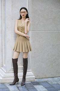 Chaleco de mujer de sarga de diseño americano con cuello en V, de un solo botón, teñido liso, de lana peinada - Estilo estructurado para oficina KA11 - Product Image 6